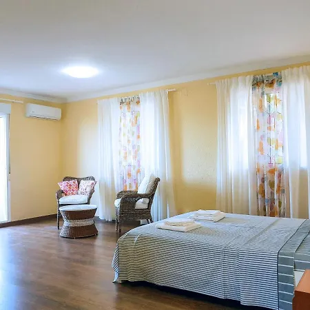 Con Piscina Holiday home *